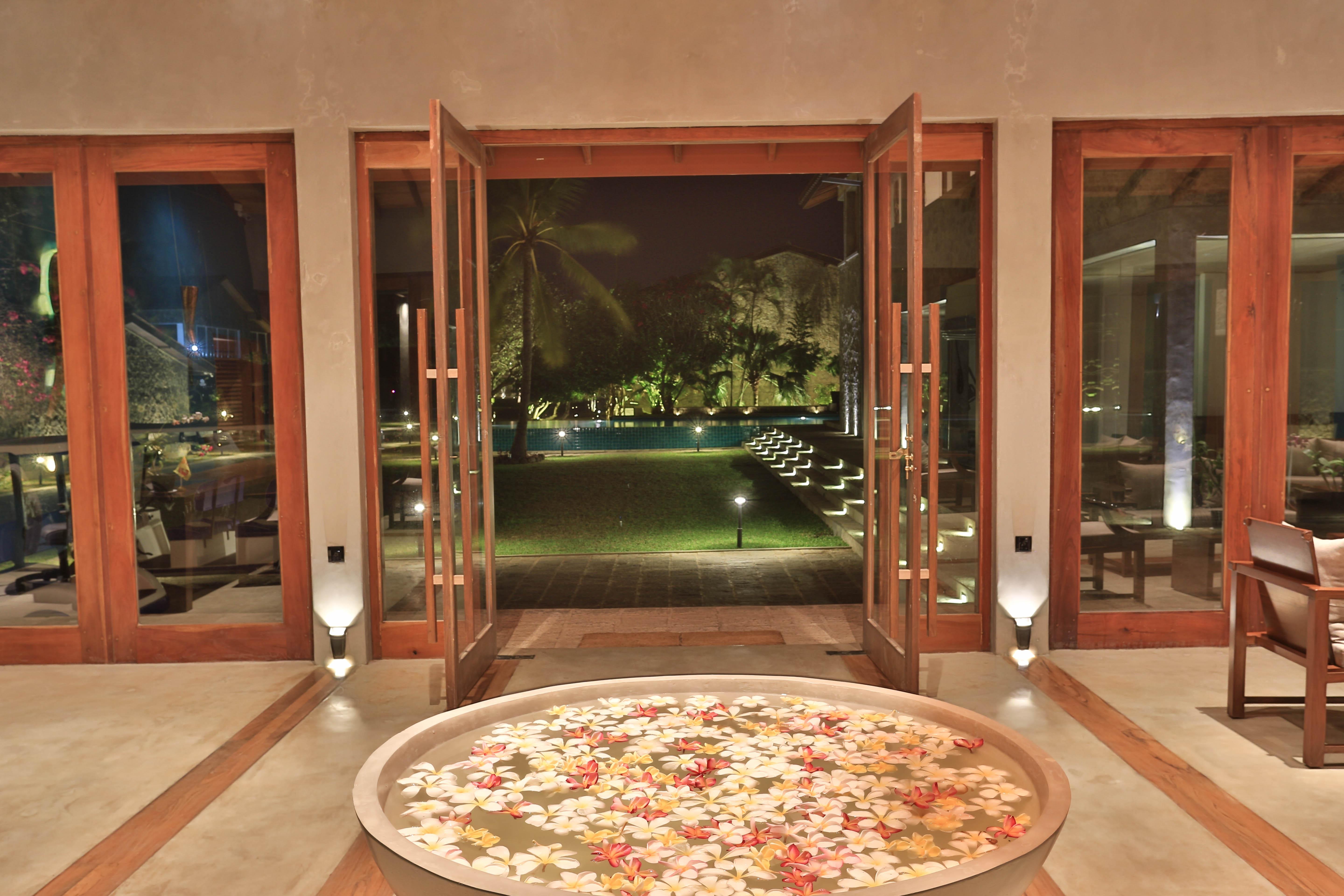 Regenta Arie Lagoon Negombo Exterior photo
