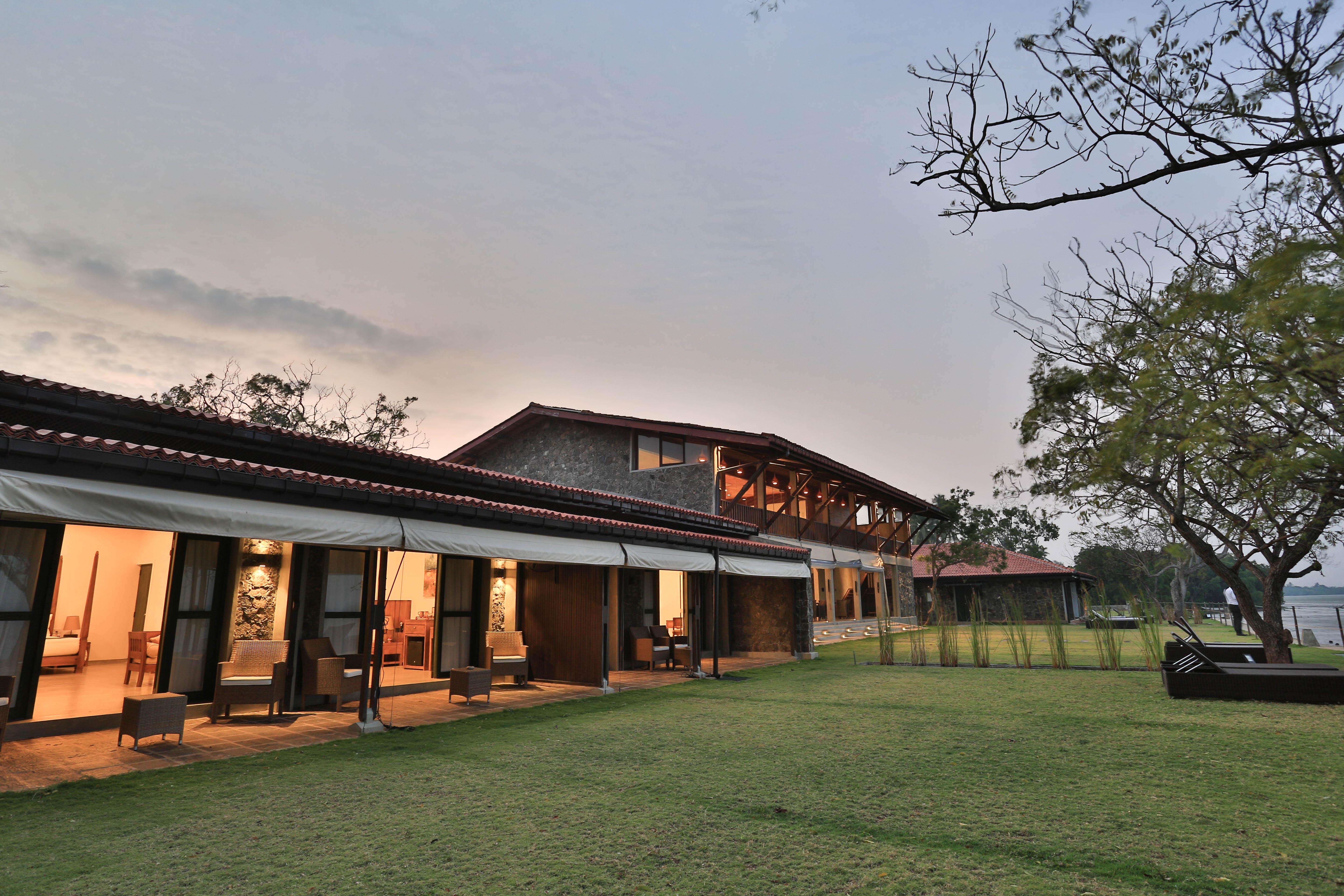 Regenta Arie Lagoon Negombo Exterior photo
