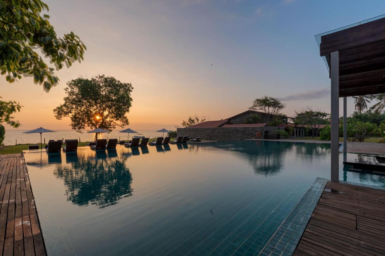 Regenta Arie Lagoon Negombo Exterior photo