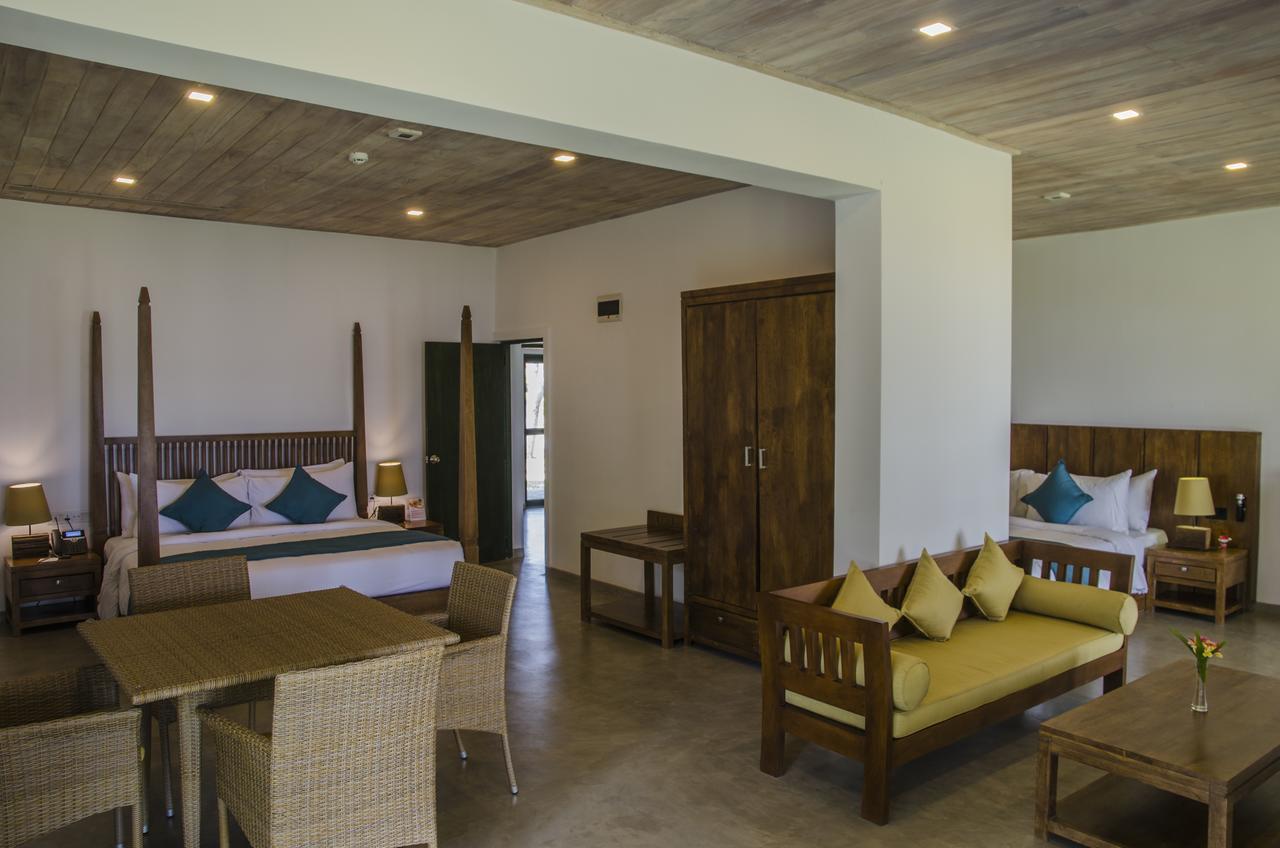 Regenta Arie Lagoon Negombo Exterior photo