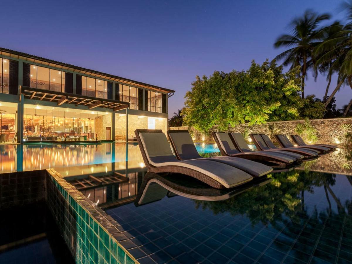 Regenta Arie Lagoon Negombo Exterior photo