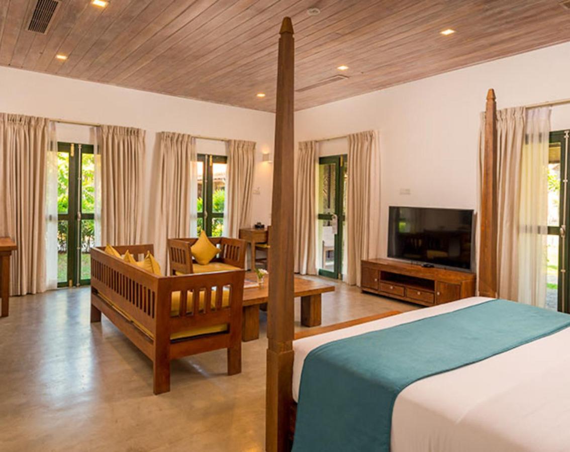 Regenta Arie Lagoon Negombo Exterior photo