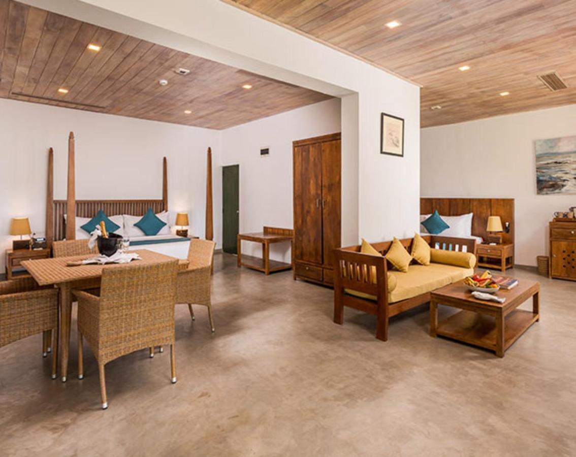 Regenta Arie Lagoon Negombo Exterior photo